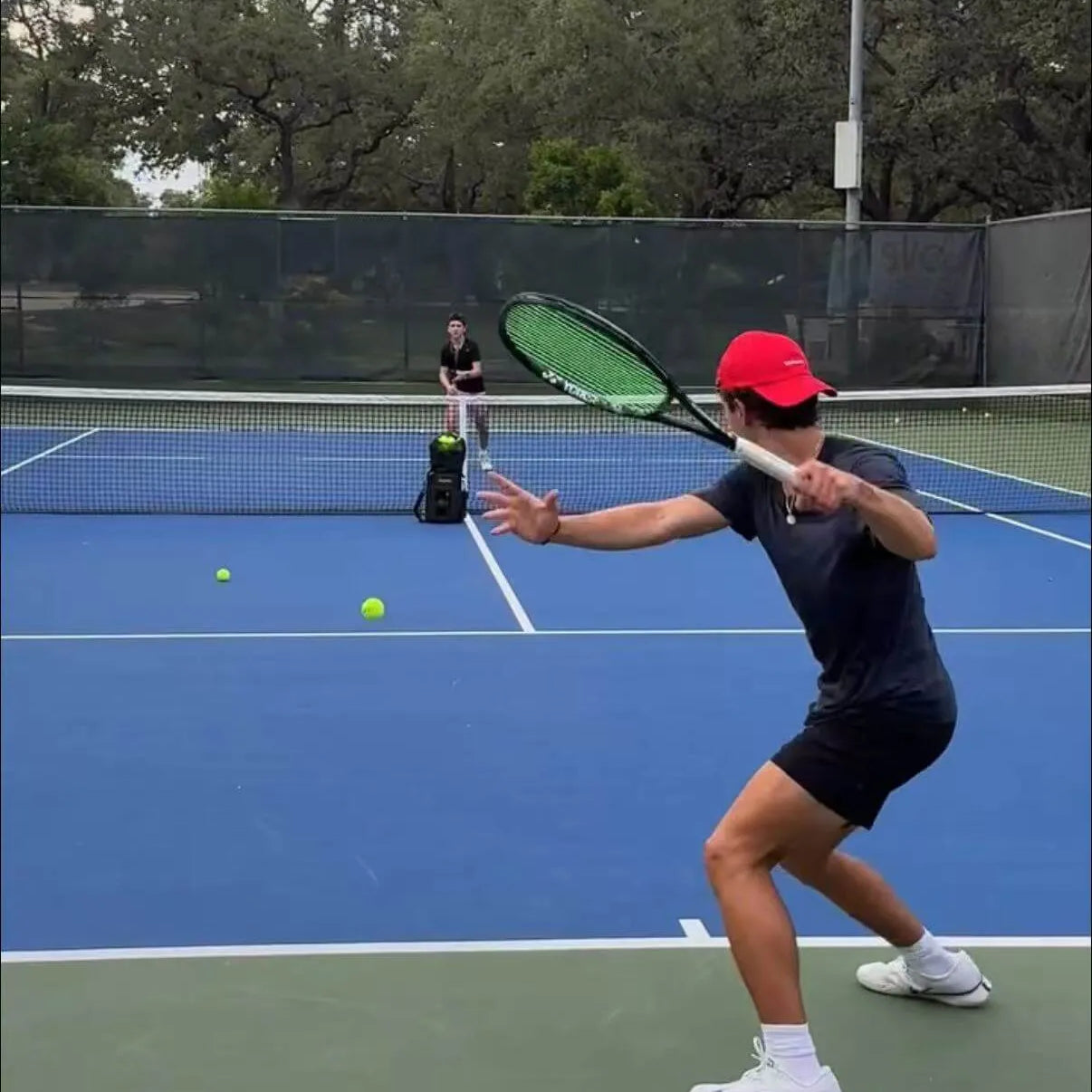 Portable Tennis Ball Machine vs Training with a Partner: Which Improves Faster?