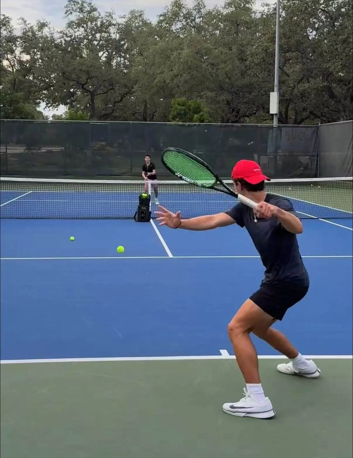Portable Tennis Ball Machine vs Training with a Partner: Which Improves Faster?