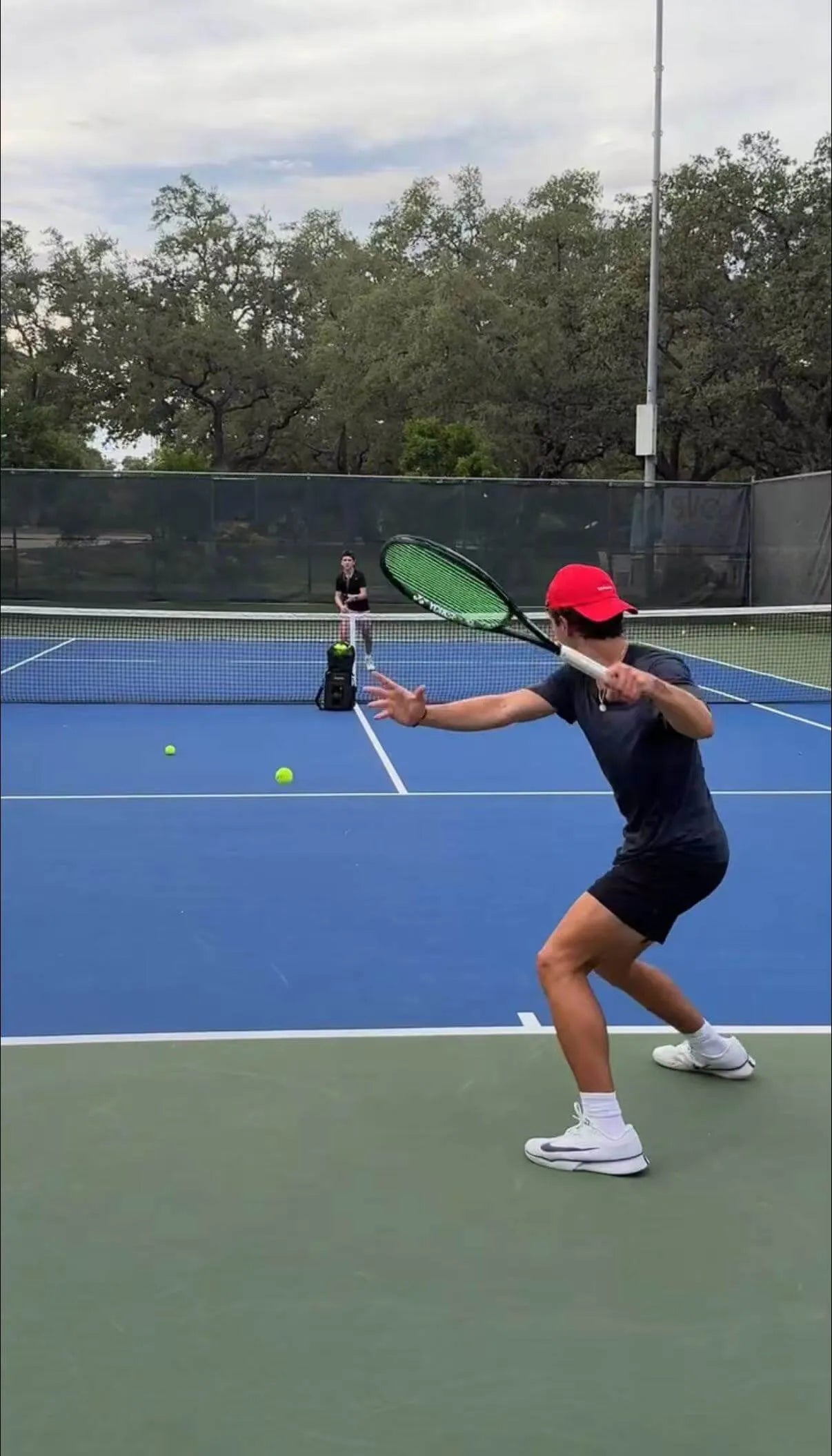 Portable Tennis Ball Machine vs Training with a Partner: Which Improves Faster?
