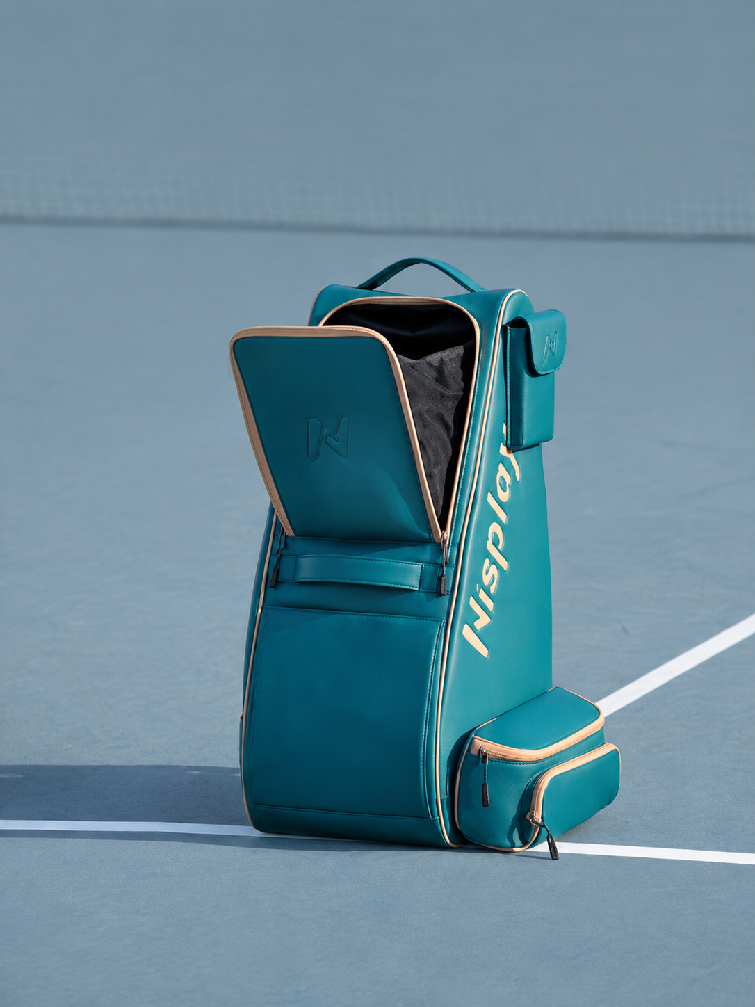 Nisplay Y1 - The Tennis Machine Built Into Your Backpack