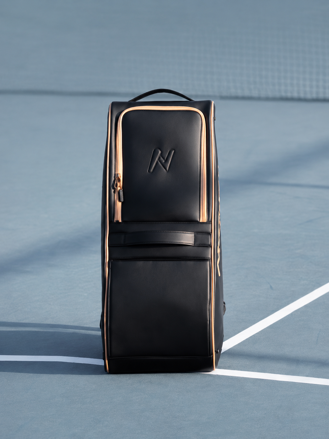 Nisplay Y1 - The Tennis Machine Built Into Your Backpack